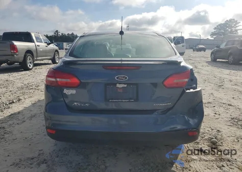 2018 Ford Focus Titanium z USA, uszkodzony, nr VIN 1FADP3J2XJL294656